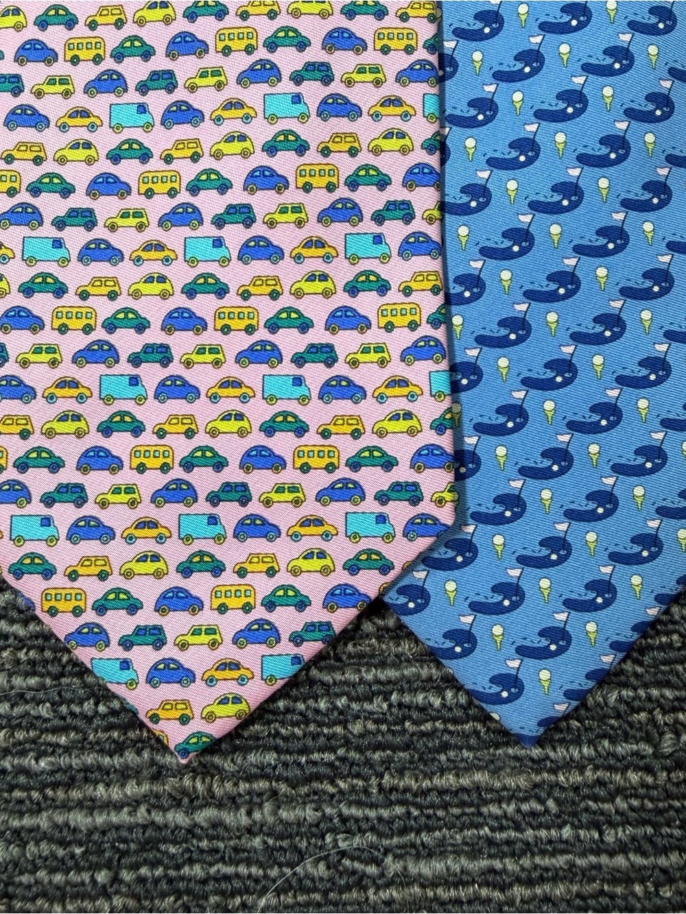 Men's Novelty Silk Tie - Pink Car Pattern and Blue Golf Pattern.